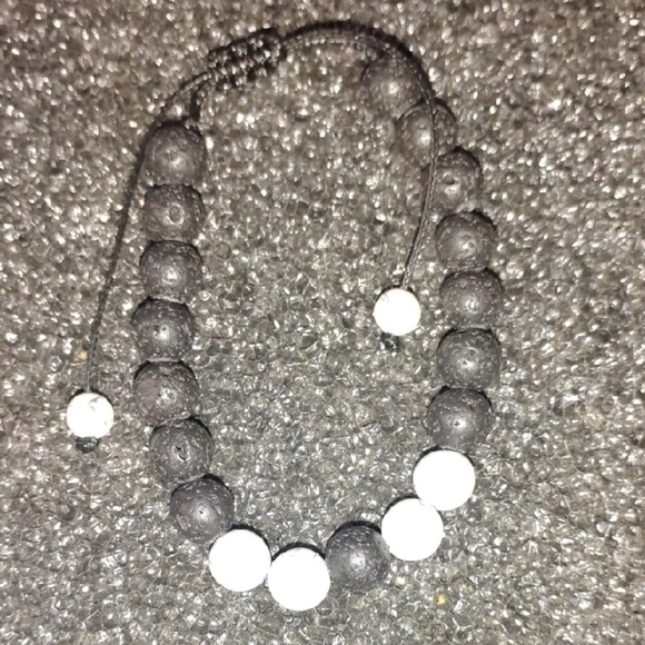 Jewelry - Black and White Beaded Bracelet